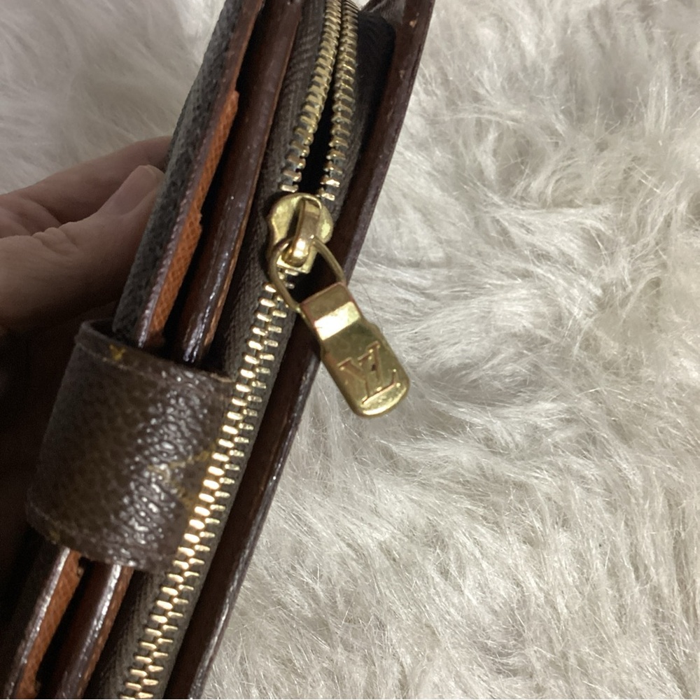 SOLD………..Louis Vuitton Monogram Porte Papier Code SP0979 Zip Snap Wallet - Picture 7 of 15